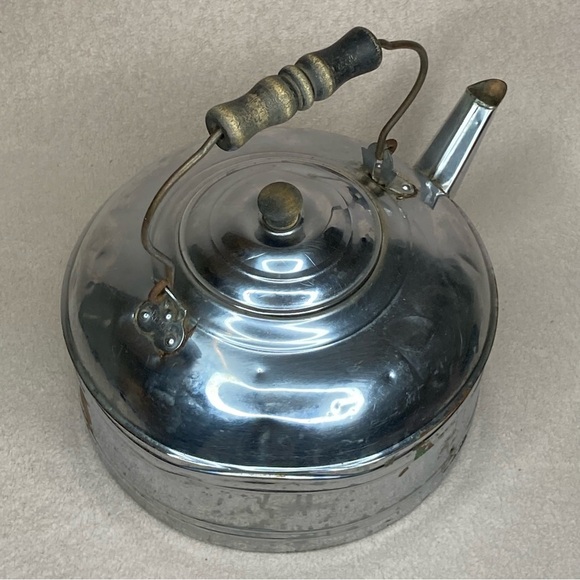 Vintage/Antique Metal Teapot Rustic Farm Decor-Wooden Handle-Lid-Vtg-Retro-Older - Picture 4 of 10